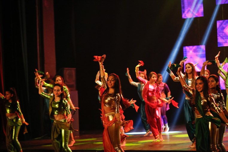 Tribe Dance Hold Your Dream 